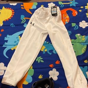 Baseball season! Toddler needs white baseball Under Armour pants size 5.